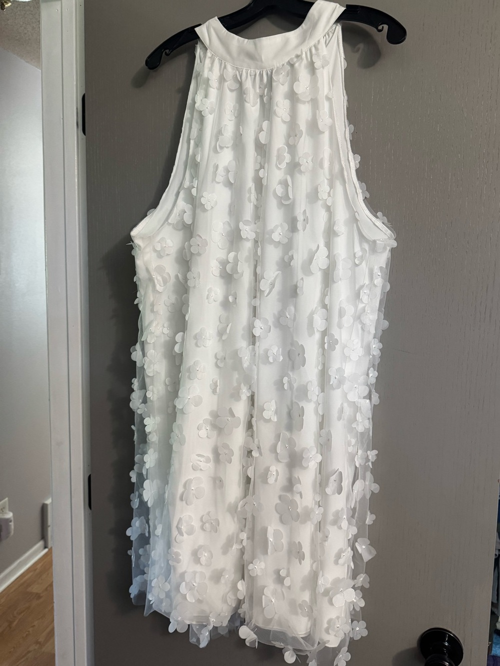White Sleeveless Floral Applique Dress